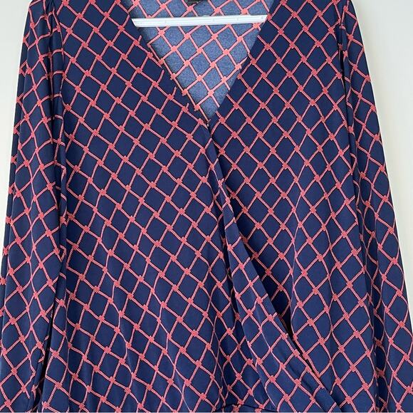 Banana Republic Navy / Red Patterned Long Sleeve V-Neck Blouse Size Large - Picture 6 of 10
